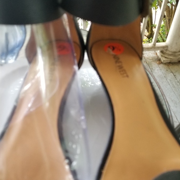 Shoes - Picture 4 of 5